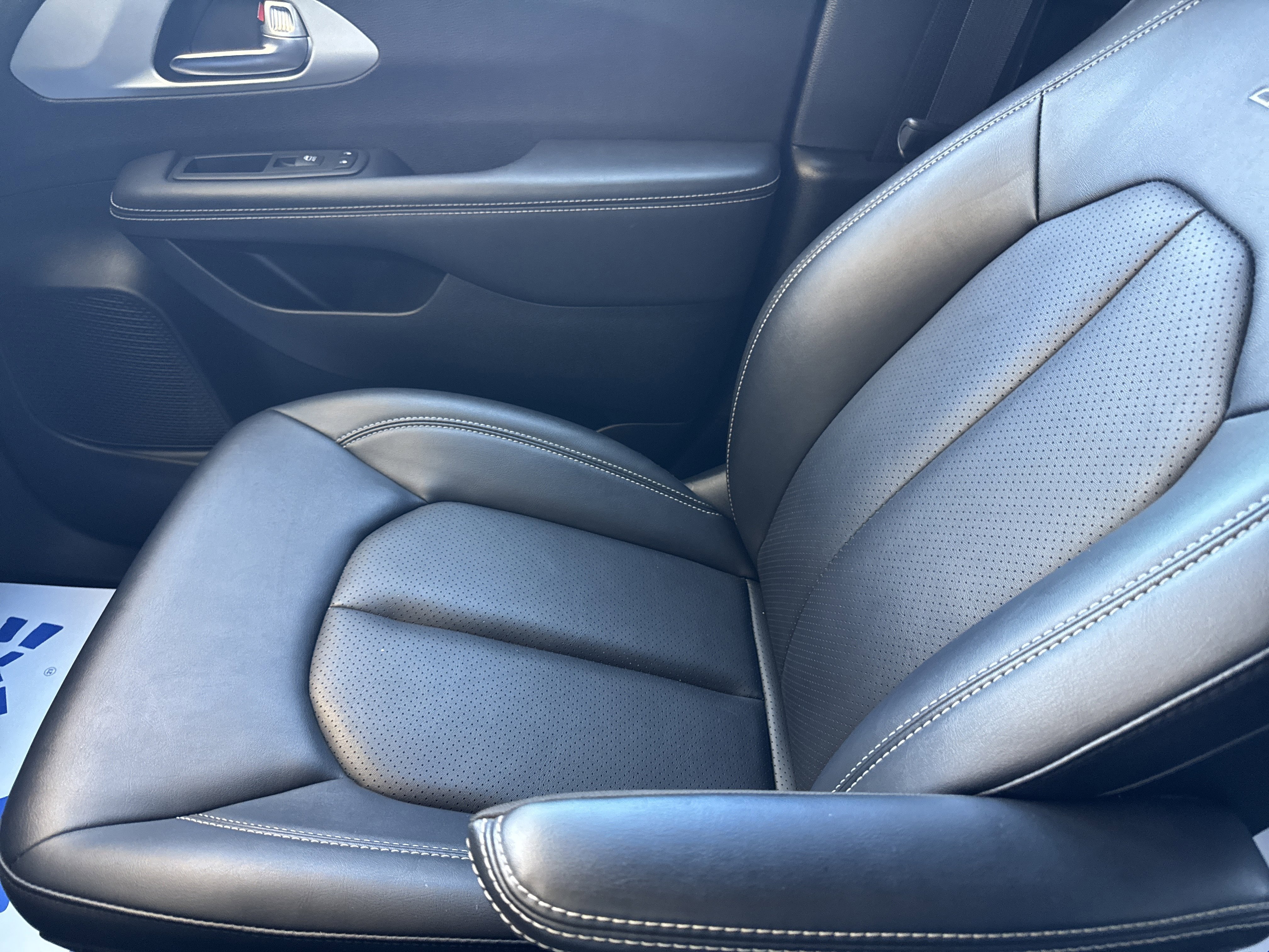 Used 2024 Chrysler Pacifica Touring-L w/ Uconnect Theater Family Group FWD image 35