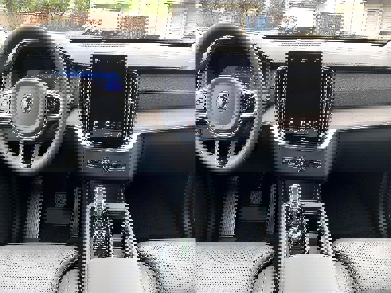 New 2026 Volvo XC90 T8 Ultra w/ Protection Package AWD/4WD image 9