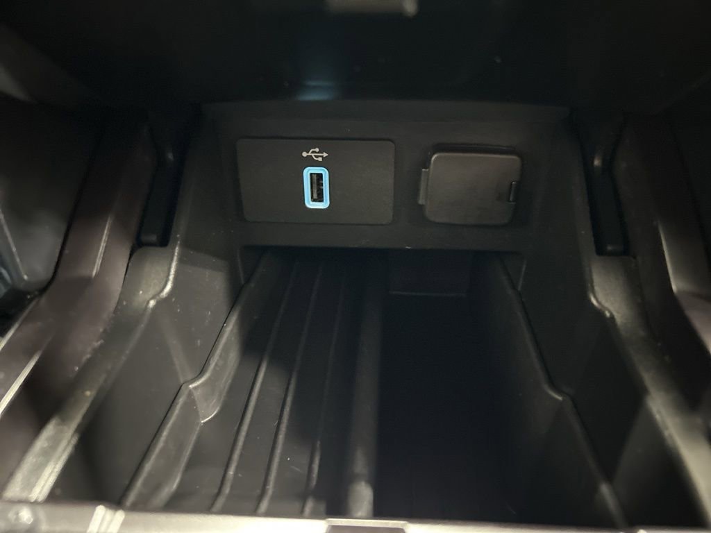 Certified 2017 Ford Explorer XLT w/ Equipment Group 202A image 22