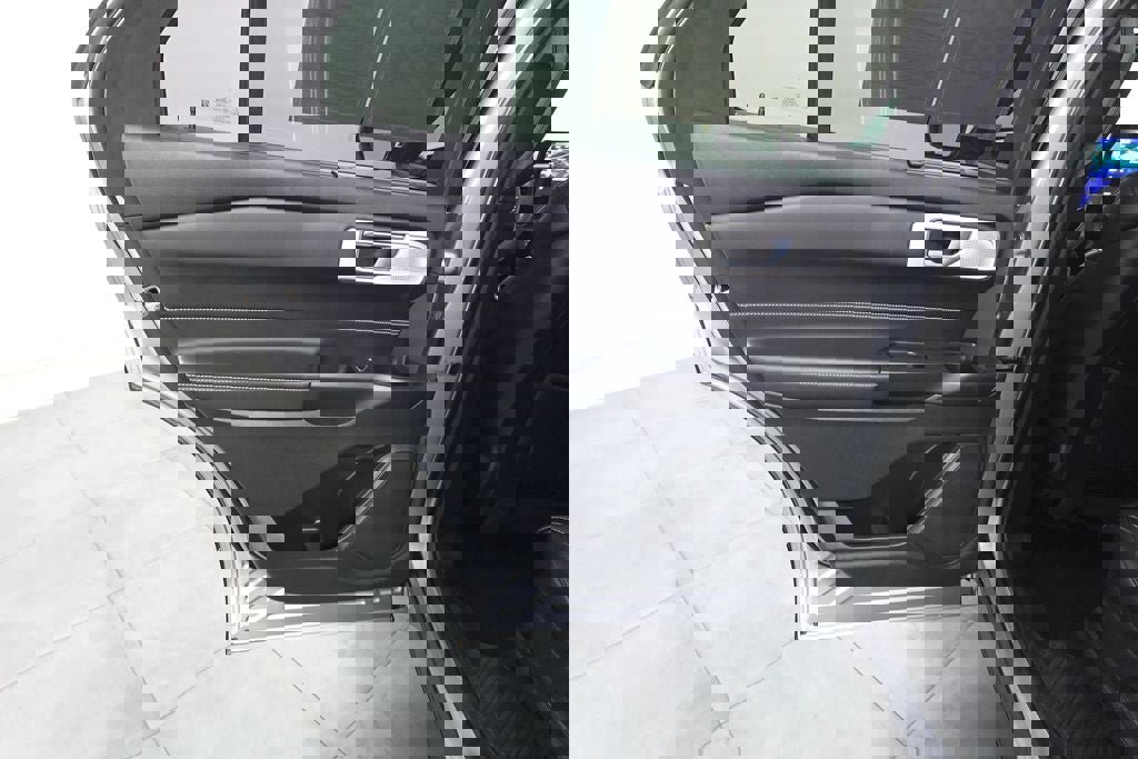 Used 2020 Ford Explorer ST w/ ST Street Pack image 24