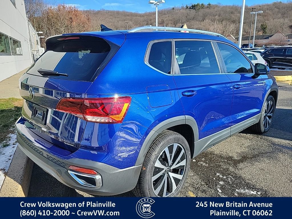 Certified 2022 Volkswagen Taos SE AWD/4WD image 3