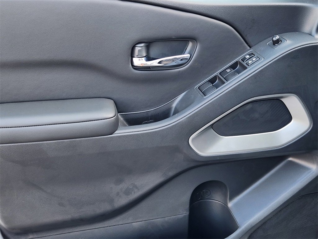 New 2025 Nissan Frontier SV w/ SV Convenience Package image 16