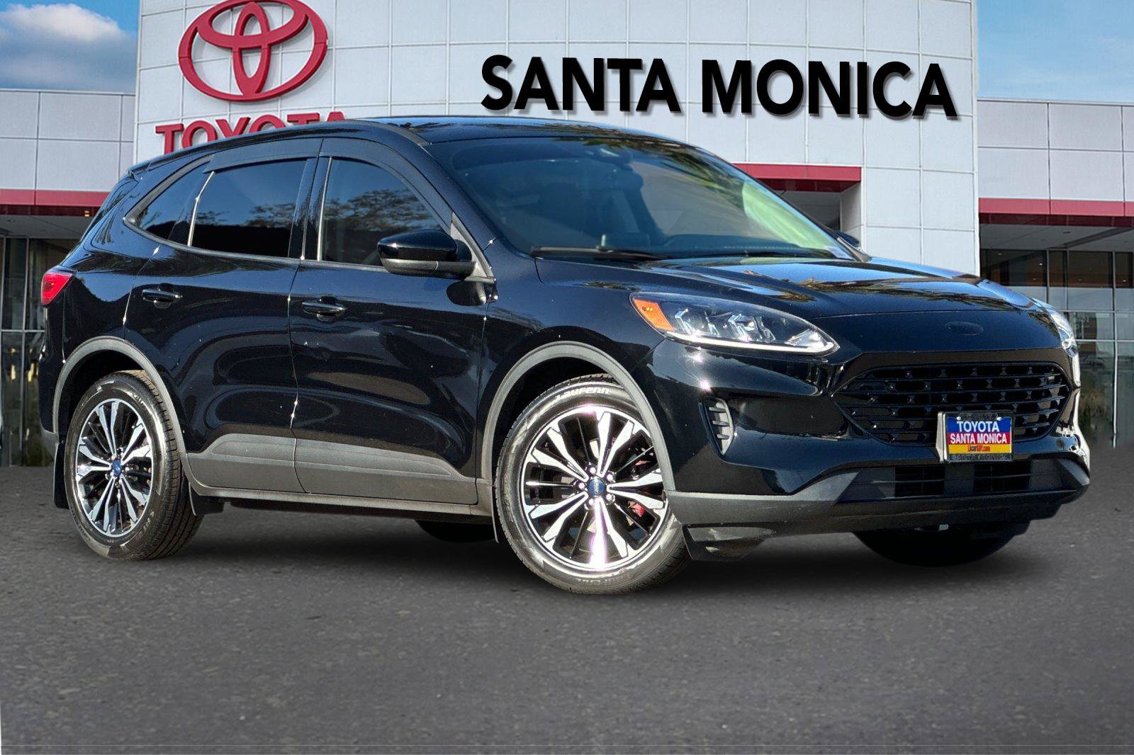 Used 2022 Ford Escape SE w/ SE Sport Appearance Package