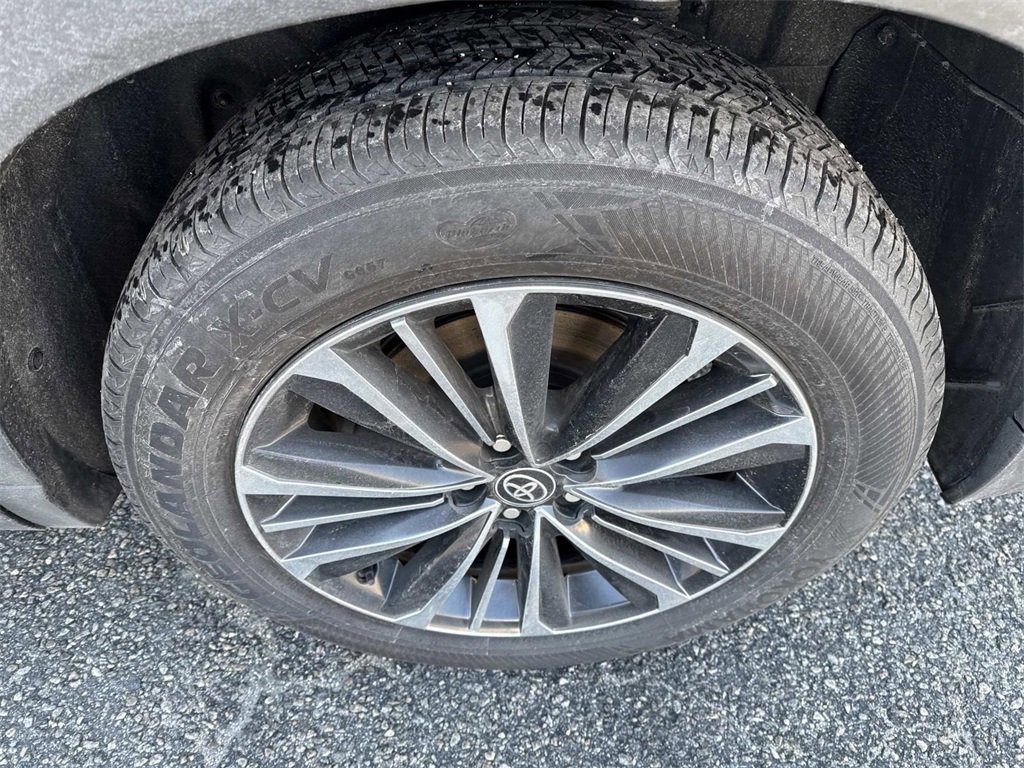 Certified 2025 Toyota Grand Highlander AWD Hybrid image 12