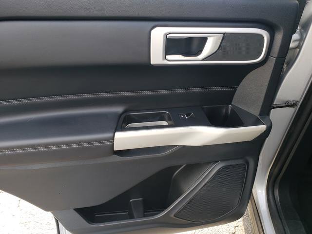 Used 2021 Ford Explorer XLT image 13