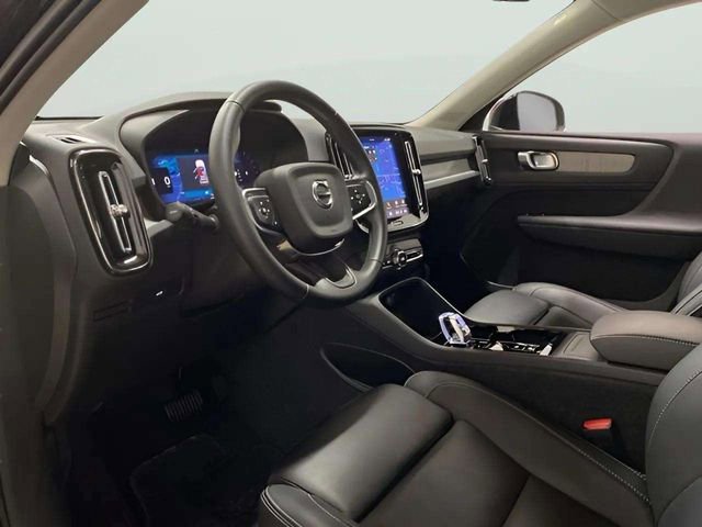 Used 2025 Volvo XC40 B5 Plus image 62