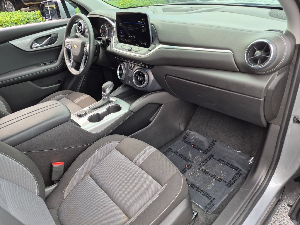 Used 2025 Chevrolet Blazer LT FWD image 29