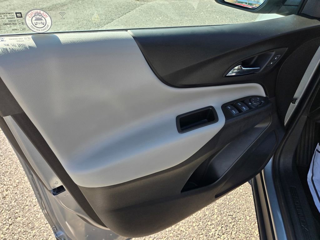 Used 2023 Chevrolet Equinox LS w/ LS Convenience Package image 32