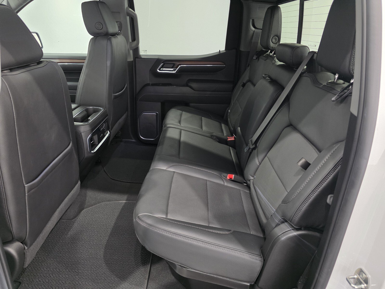 Used 2024 GMC Sierra 1500 Denali AWD/4WD image 11