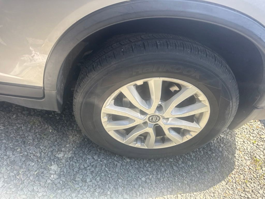 Used 2018 Nissan Rogue SV AWD/4WD image 19