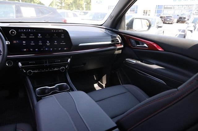 Used 2025 Chevrolet Traverse Z71 w/ Enhanced Driving Package AWD/4WD image 27