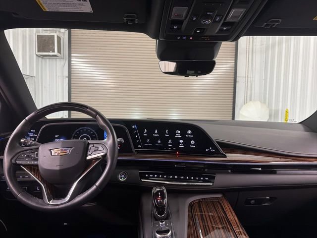 Used 2024 Cadillac Escalade ESV Premium Luxury w/ Performance Package AWD/4WD image 44