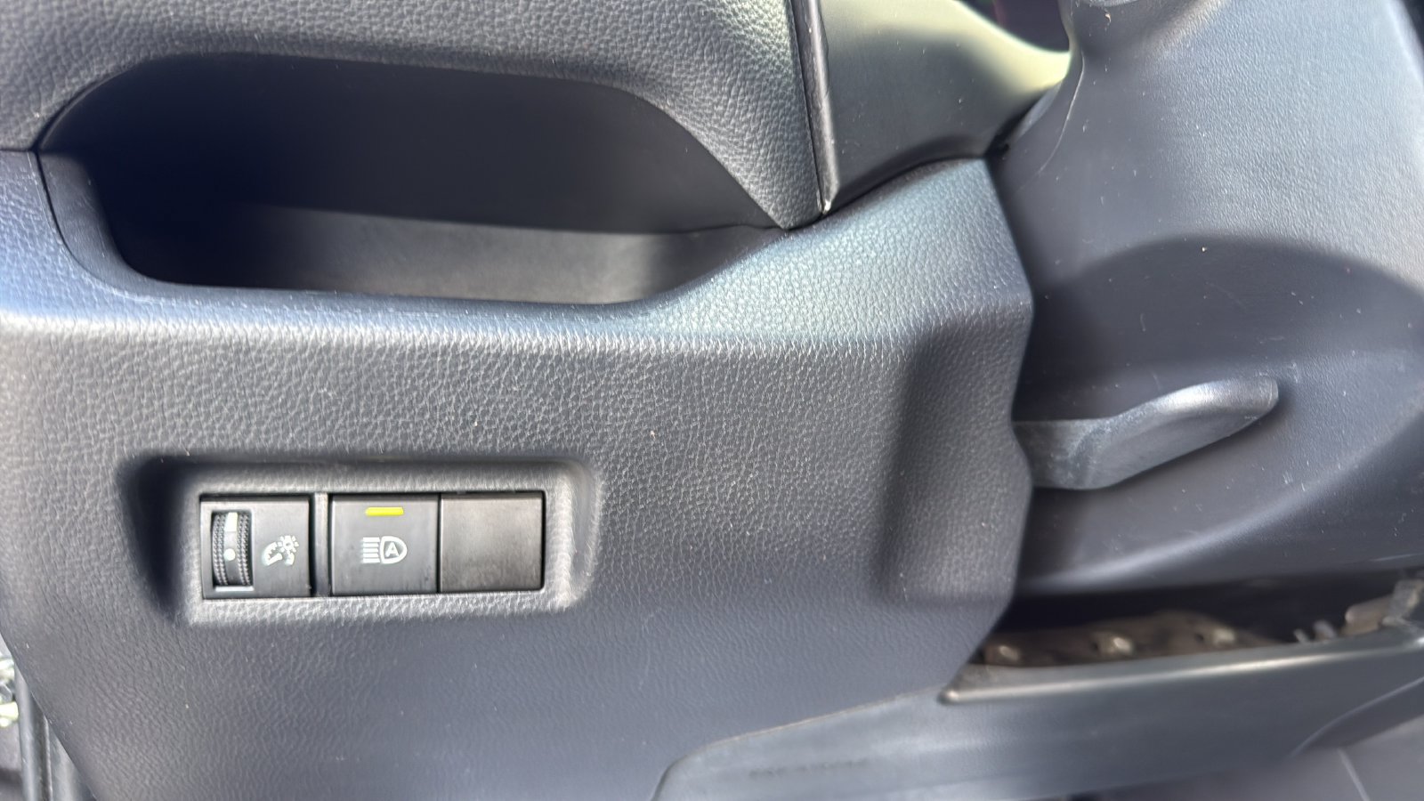 Used 2024 Toyota RAV4 LE FWD image 11