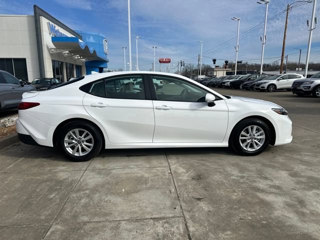 Used 2026 Toyota Camry LE image 6