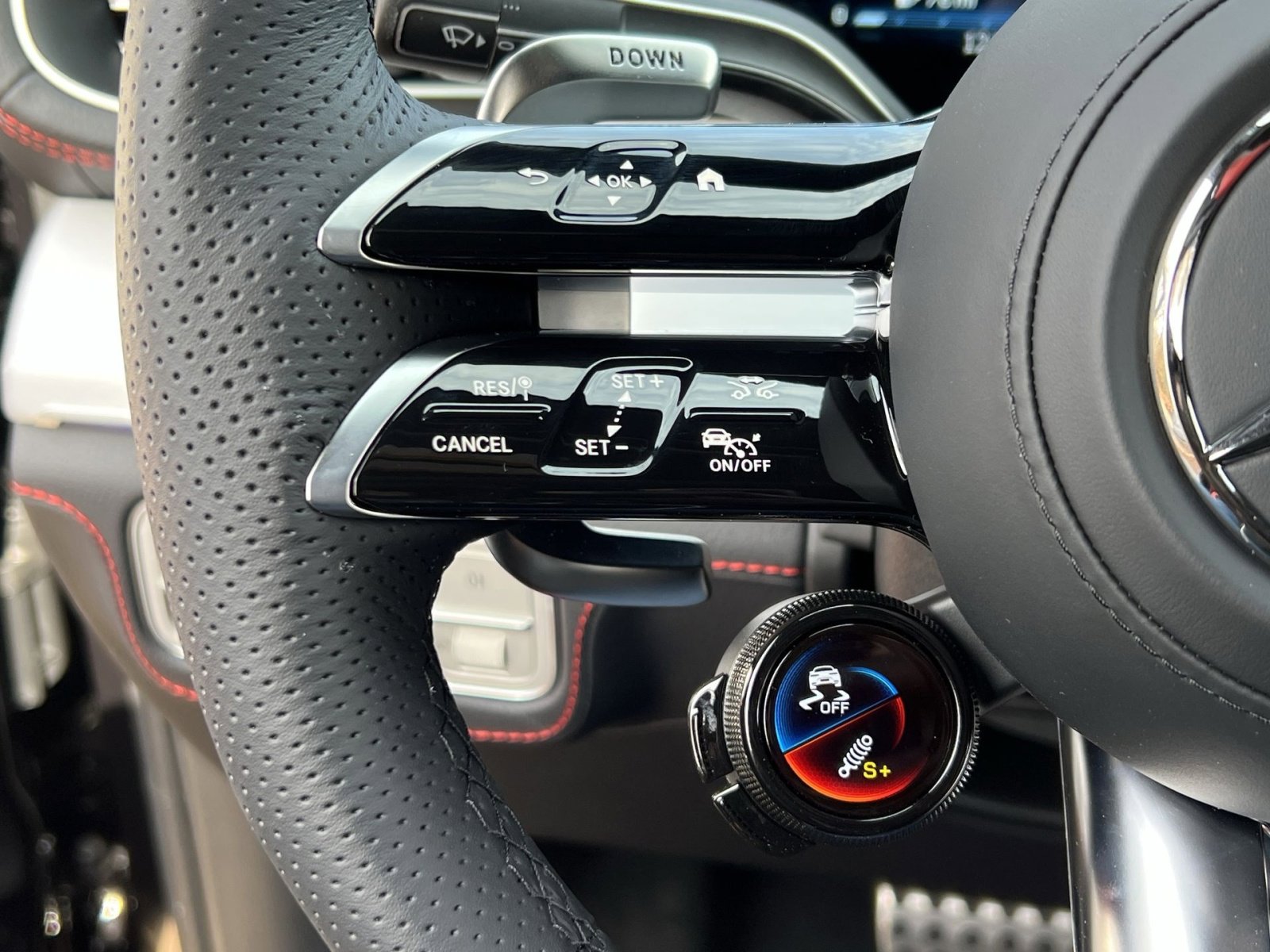 New 2026 Mercedes-Benz GLE 53 AMG 4MATIC Coupe image 32