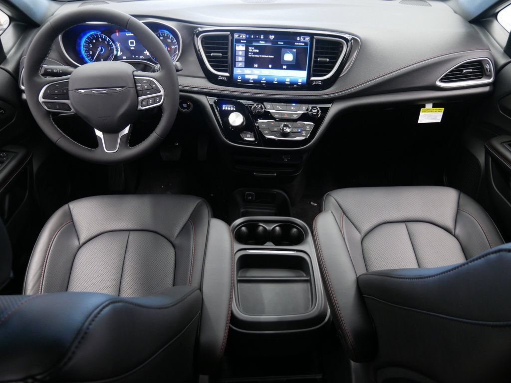 New 2027 Chrysler Pacifica Select AWD/4WD image 16