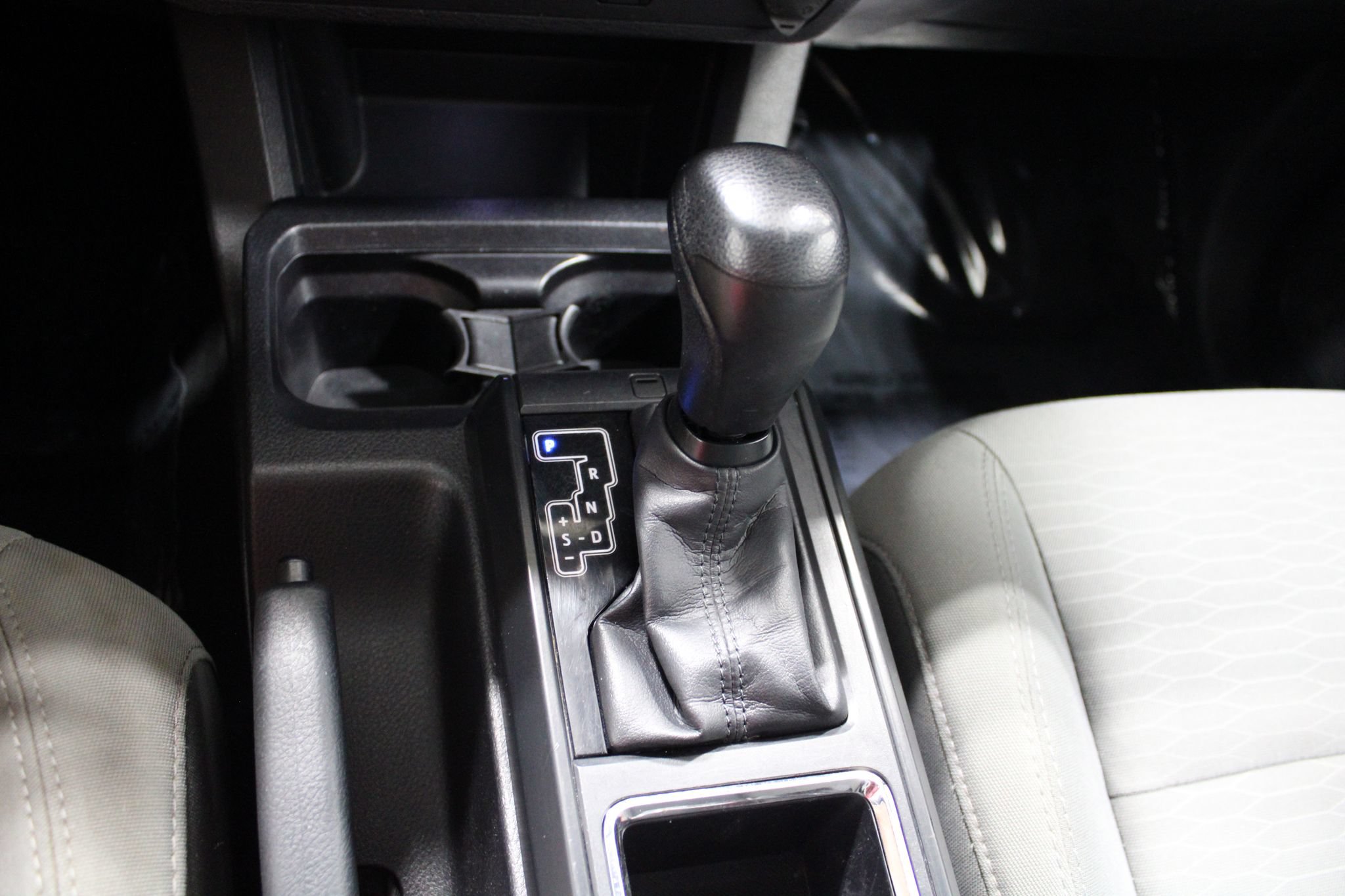 Used 2017 Toyota Tacoma SR RWD image 25