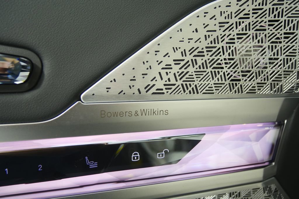 Certified 2023 BMW 760i xDrive w/ Executive Package image 9