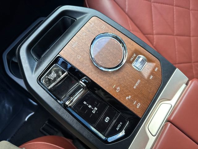 Used 2022 BMW iX xDrive50 w/ Sport Package image 31