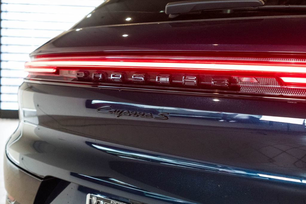 Certified 2025 Porsche Cayenne S image 16