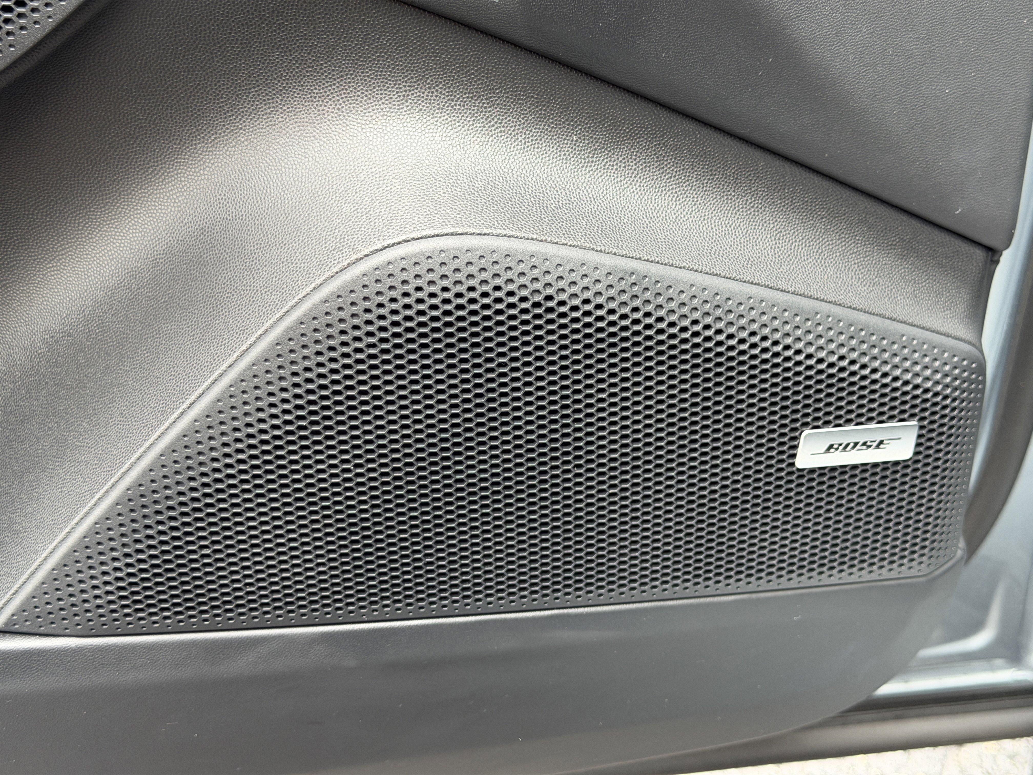 Used 2024 Porsche Macan 4 Electric image 26