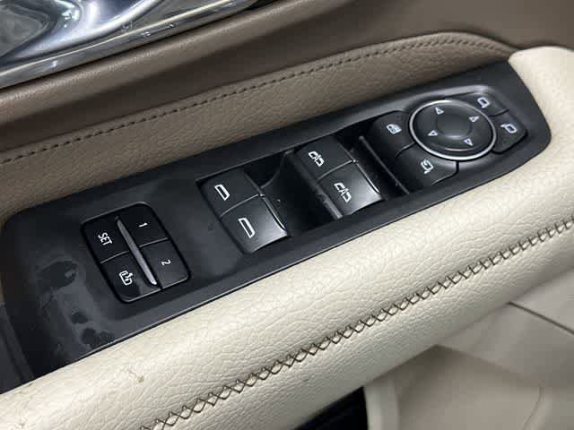Used 2021 GMC Yukon XL Denali w/ Denali Premium Package RWD image 20