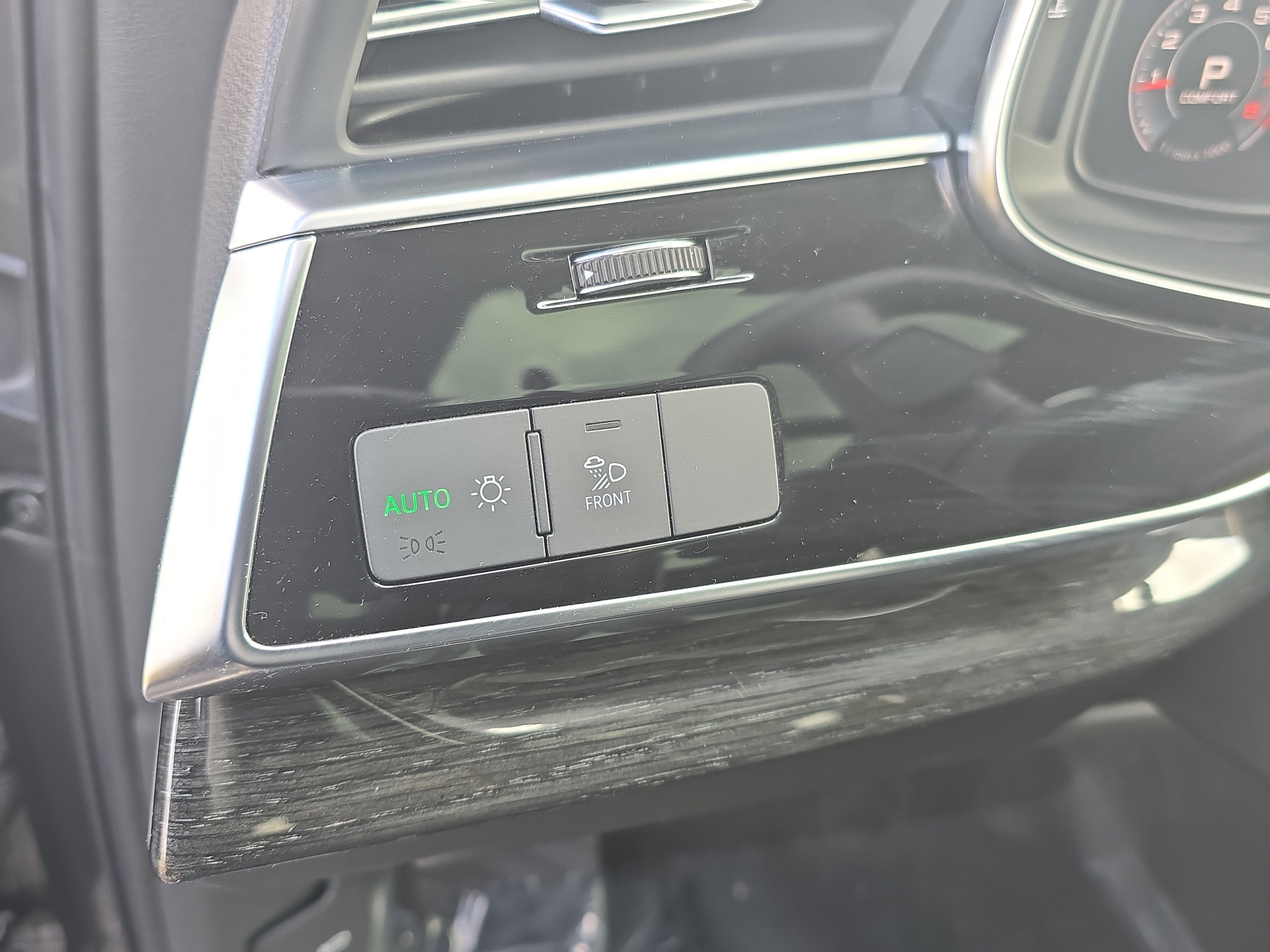 Used 2020 Audi Q7 2.0T Premium Plus w/ Premium Plus Package image 24