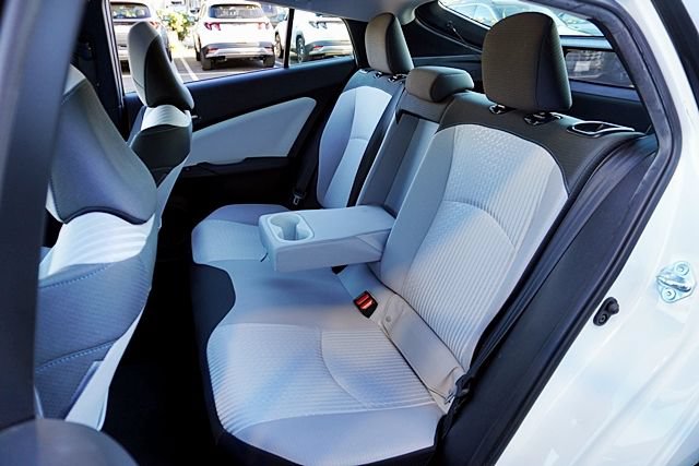 Used 2016 Toyota Prius Four FWD image 21