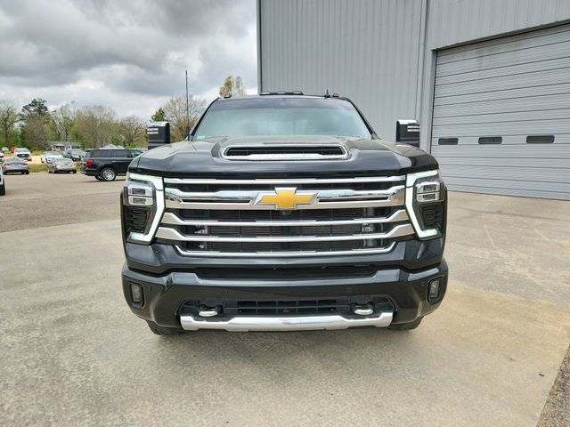 Used 2024 Chevrolet Silverado 3500 High Country w/ Technology Package AWD/4WD image 2