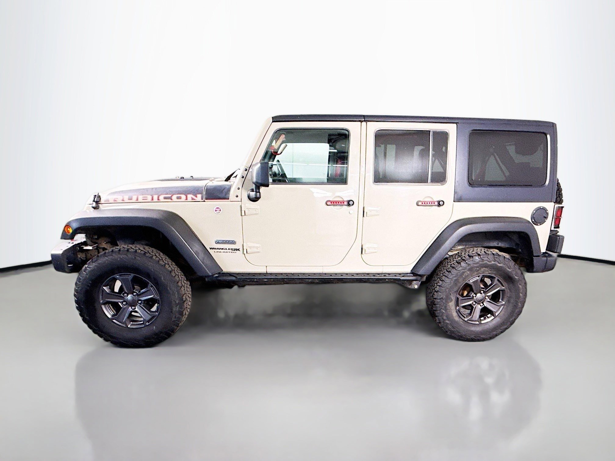 Used 2018 Jeep Wrangler Unlimited Rubicon w/ Connectivity Group image 6