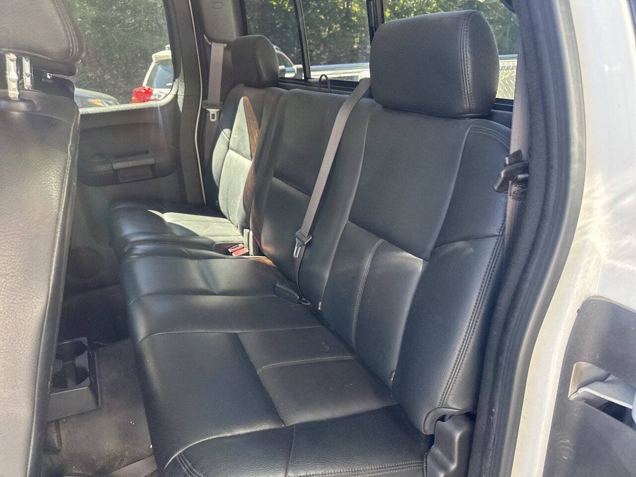 Used 2009 Chevrolet Silverado 1500 LT w/ Power Pack Plus AWD/4WD image 18