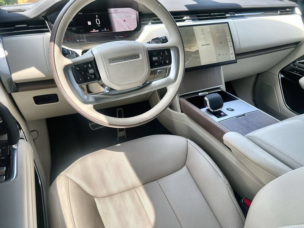 New 2026 Land Rover Range Rover Long Wheelbase SE AWD/4WD image 13