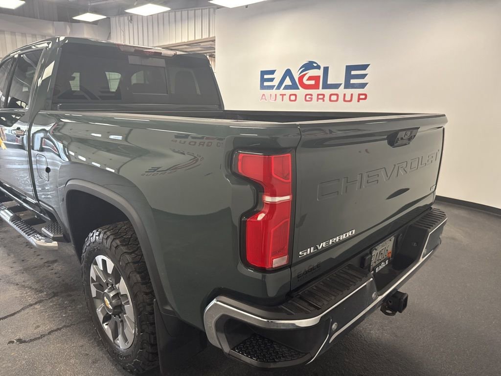Used 2025 Chevrolet Silverado 2500 LTZ w/ LTZ Premium Package image 9