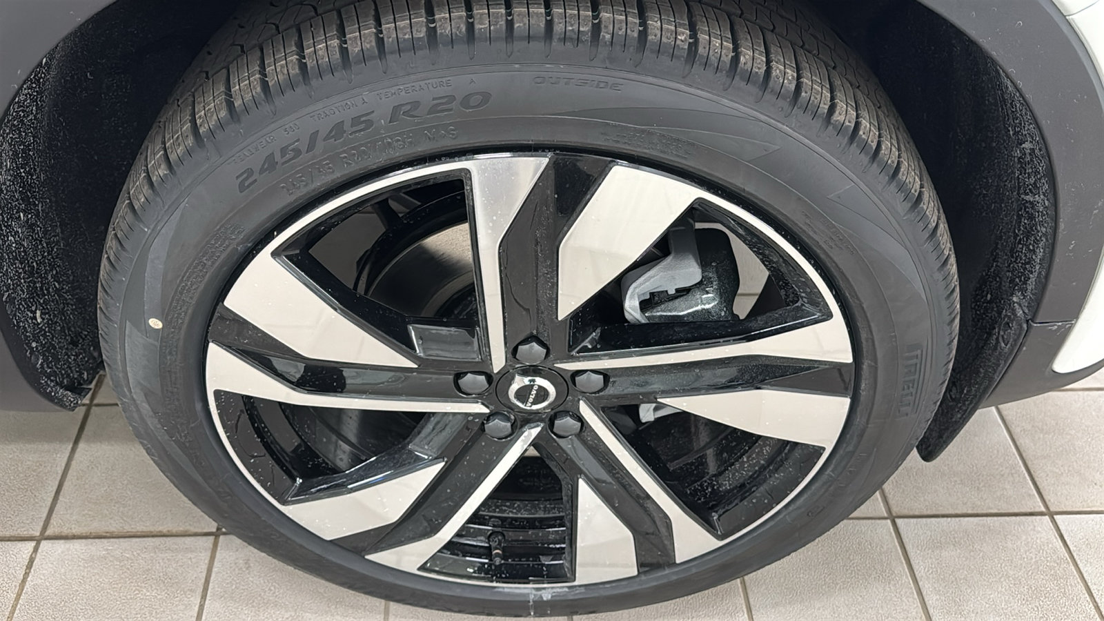 New 2026 Volvo XC40 B5 Plus w/ Protection Package Premier AWD/4WD image 31