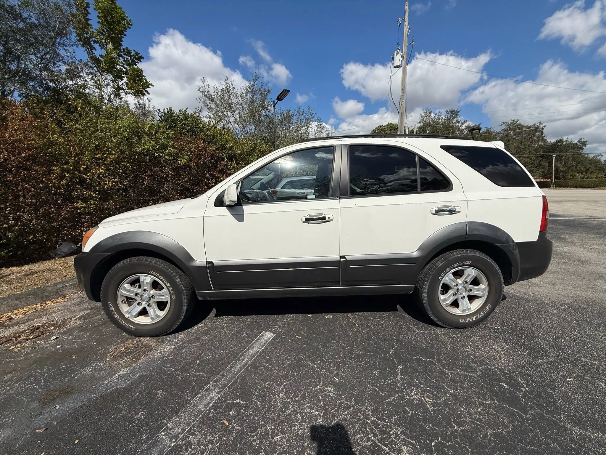Used 2007 Kia Sorento EX w/ Luxury Pkg image 3