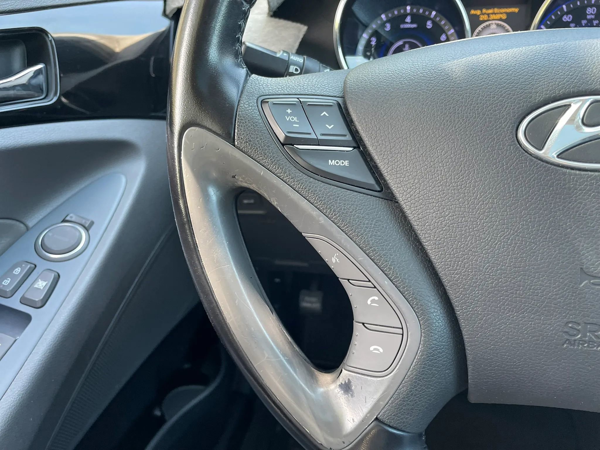 Used 2014 Hyundai Sonata Limited w/ Technology Package 05 FWD image 16