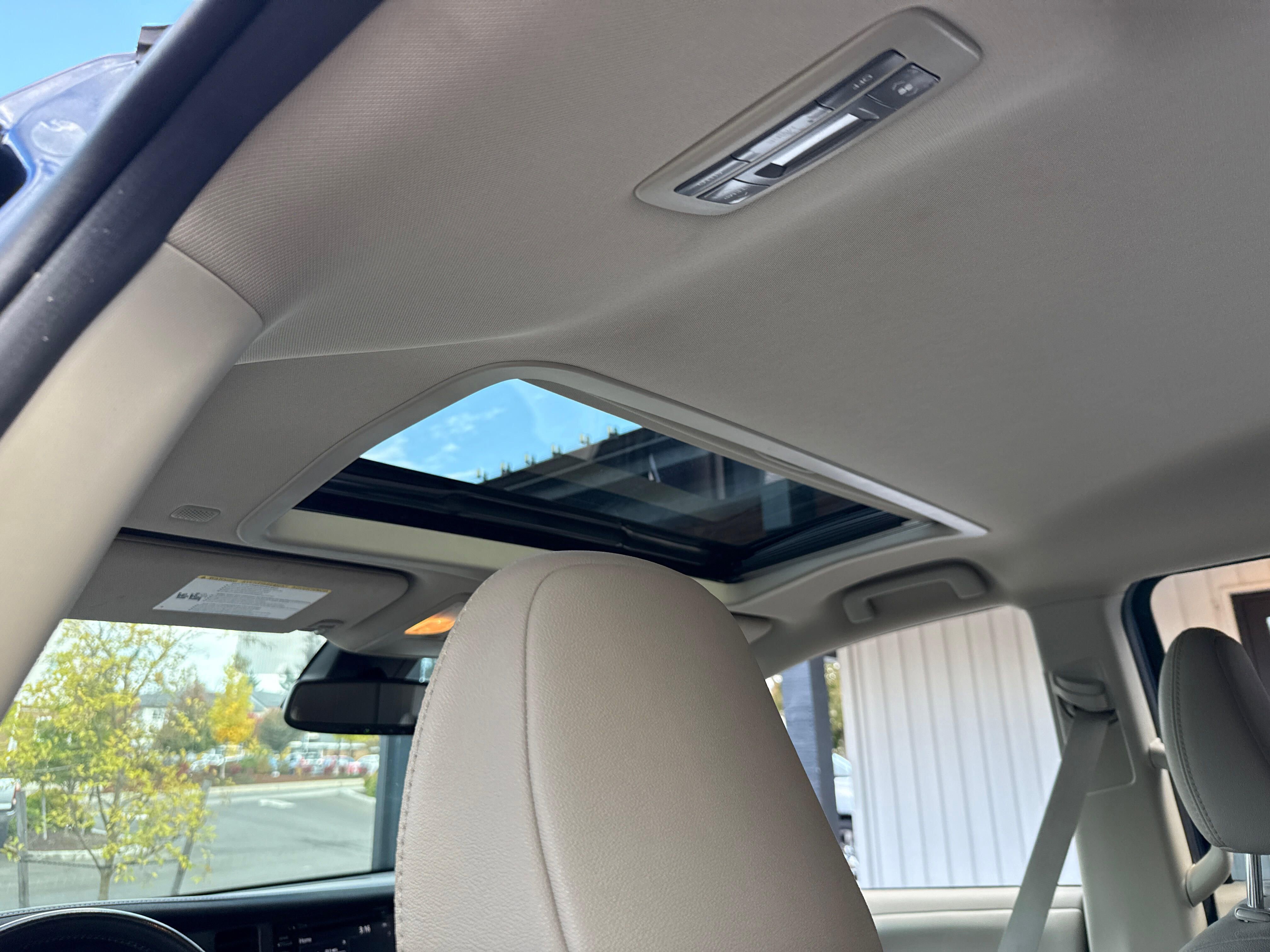 Used 2020 Toyota Sienna XLE AWD/4WD image 18