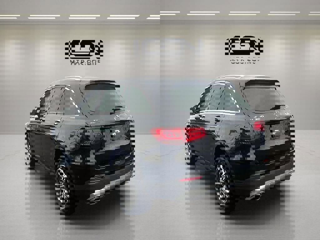 Used 2022 Mercedes-Benz GLC 300 4MATIC image 3
