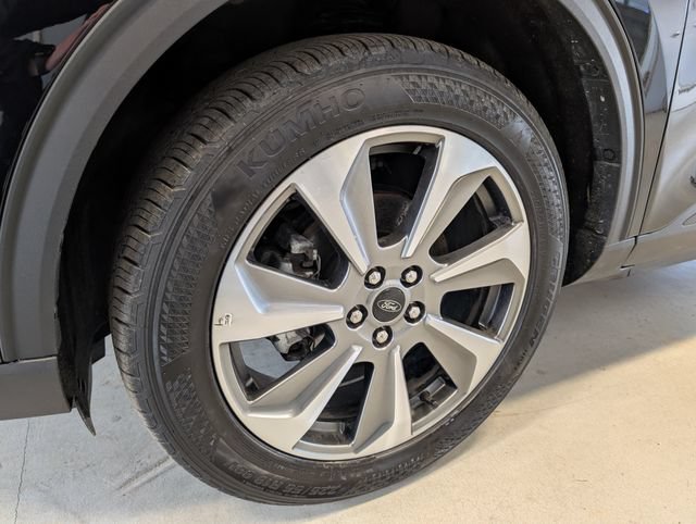 Certified 2024 Ford Escape Platinum AWD/4WD image 9