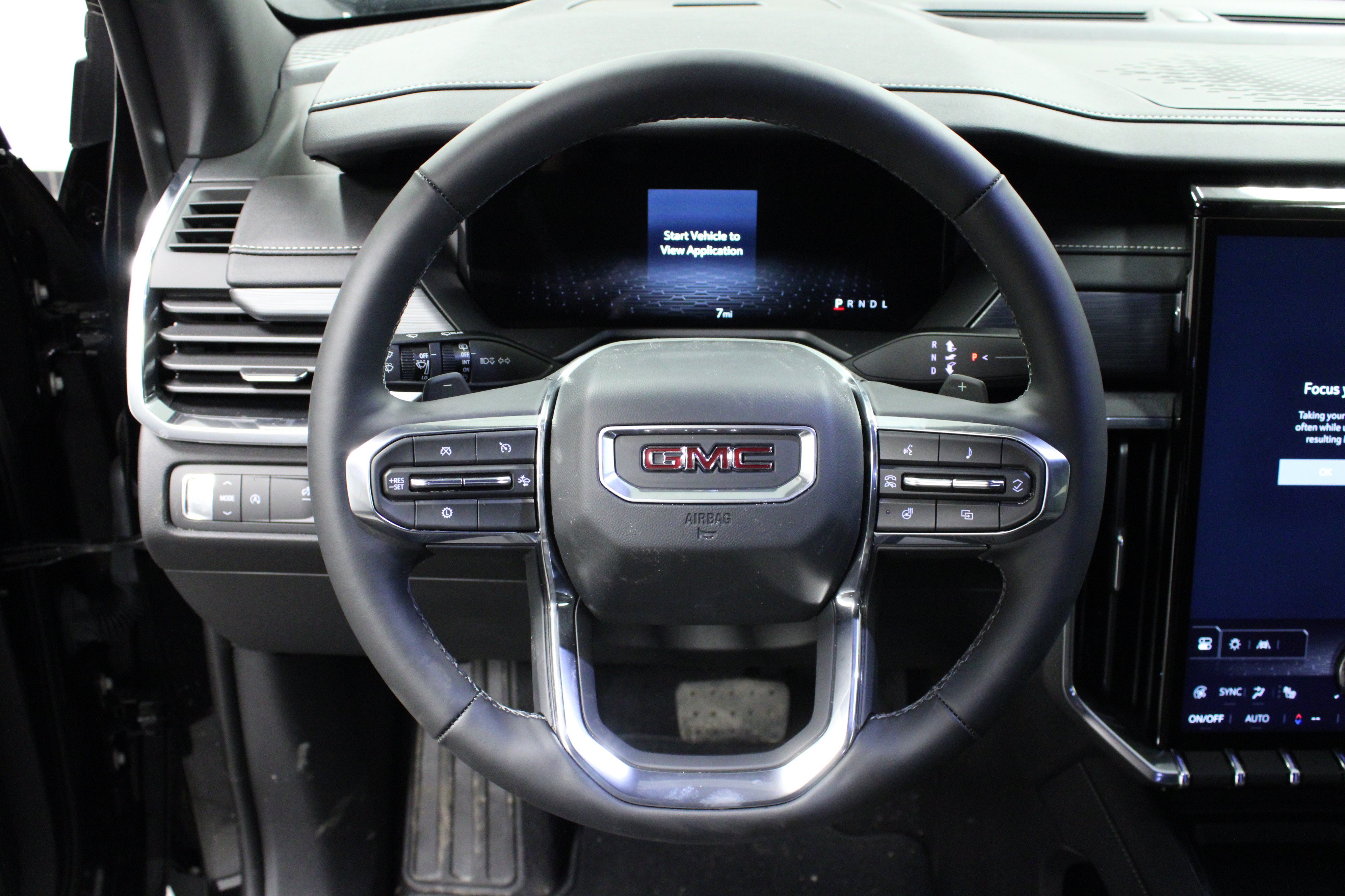 New 2025 GMC Acadia Elevation FWD image 18