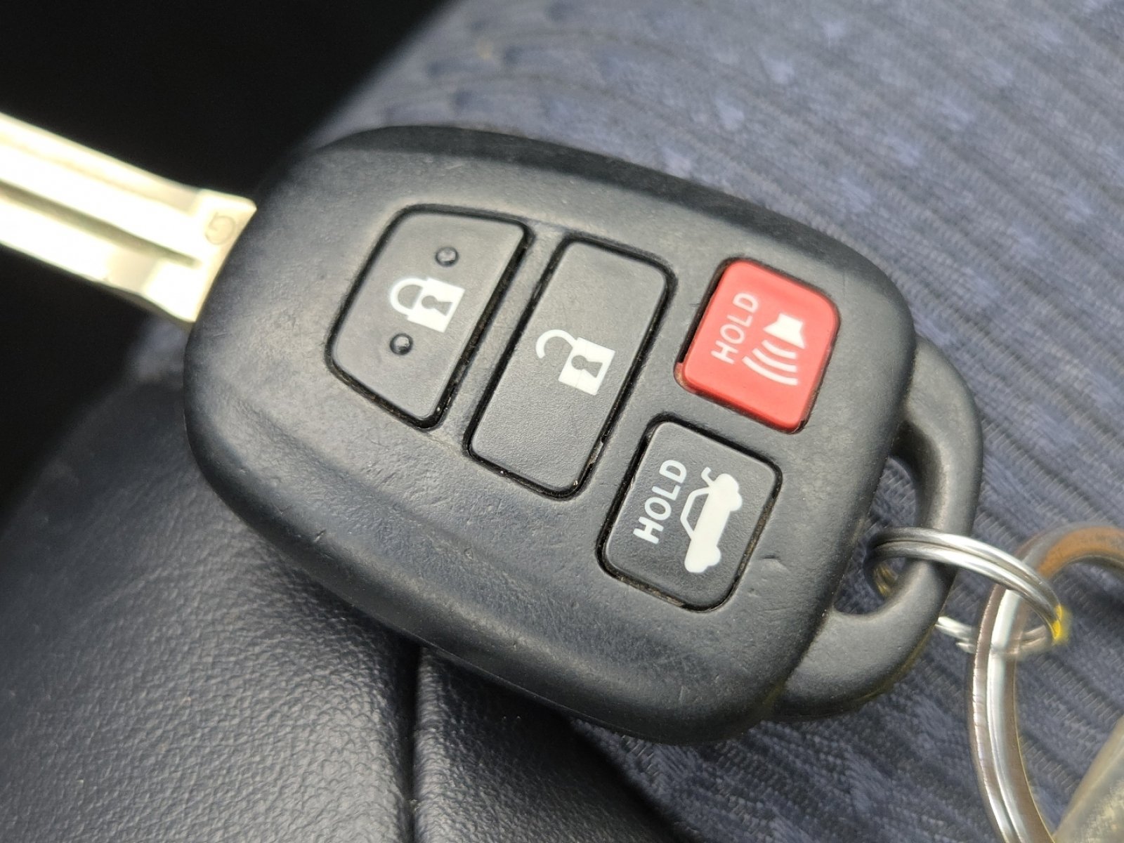 Used 2014 Toyota Camry SE image 30