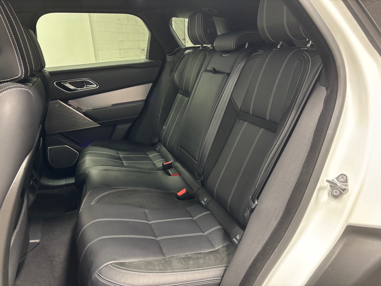 Used 2019 Land Rover Range Rover Velar R-Dynamic SE AWD/4WD image 27