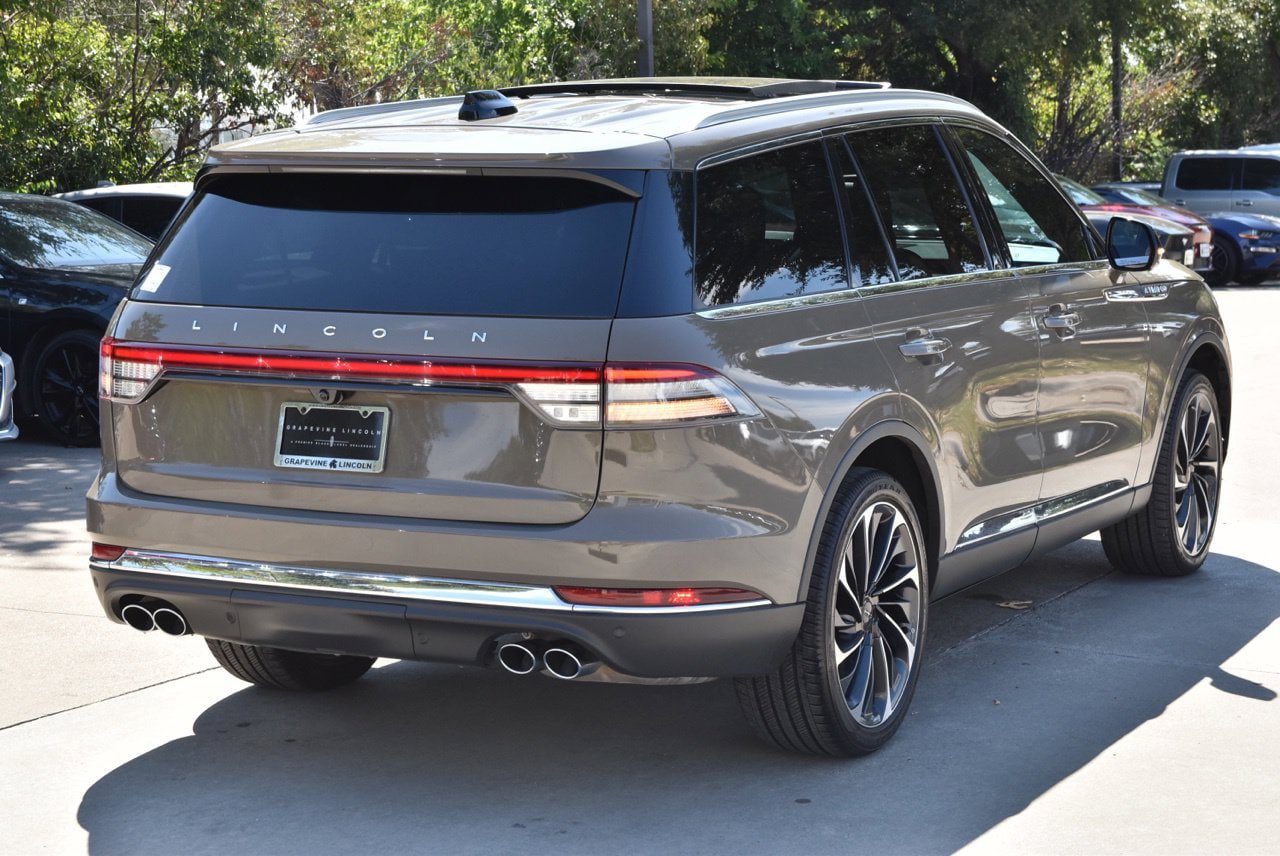 Certified 2025 Lincoln Aviator Reserve w/ Equipment Group 201A AWD/4WD image 8