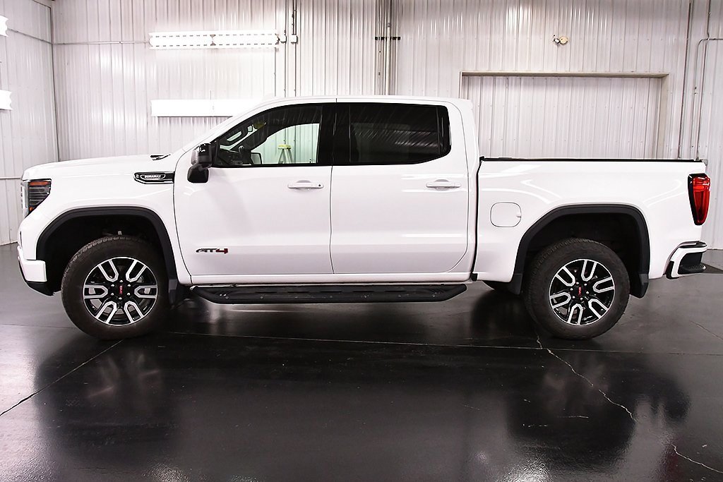 Used 2024 GMC Sierra 1500 AT4 w/ AT4 Preferred Package image 4