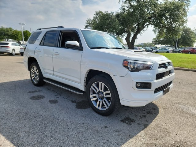 Used 2022 Toyota 4Runner TRD Sport AWD/4WD image 3