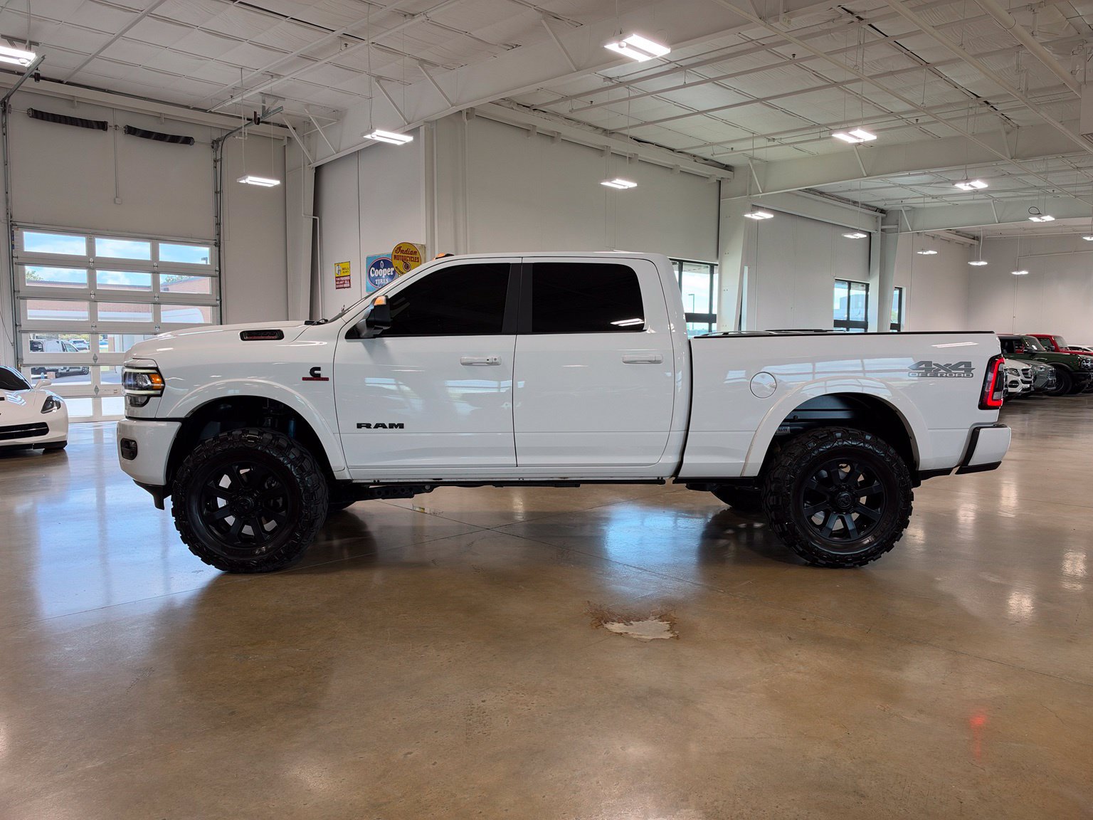 Used 2022 RAM 2500 Laramie w/ Night Edition AWD/4WD image 4