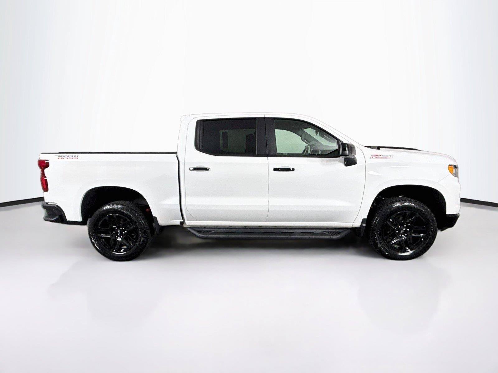 Used 2025 Chevrolet Silverado 1500 LT Trail Boss w/ Convenience Package II AWD/4WD image 11