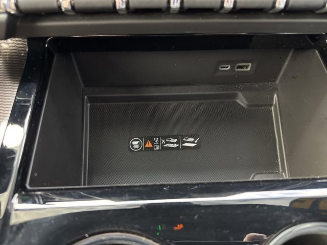 Used 2025 GMC Yukon XL Elevation image 46