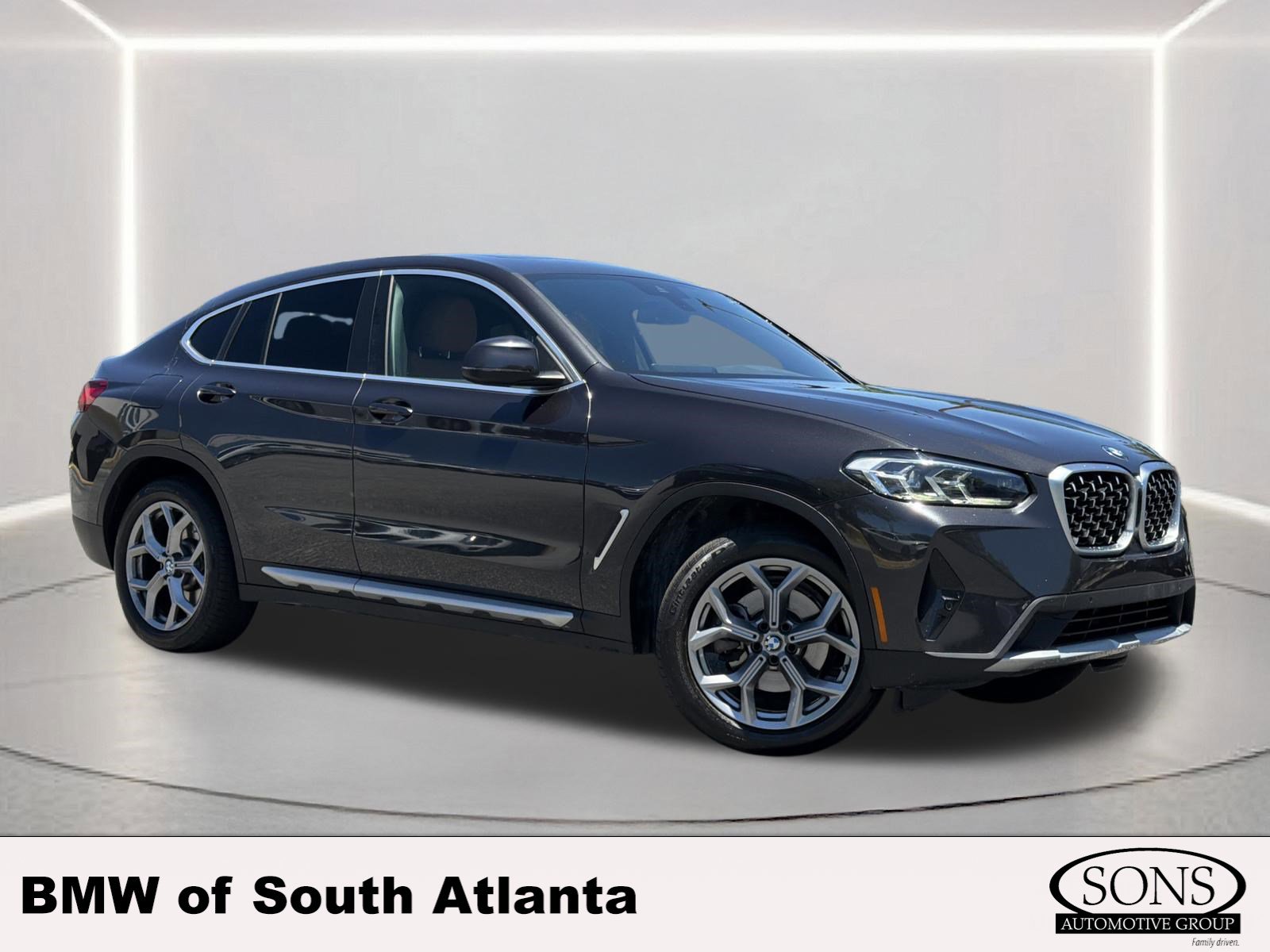Used 2025 BMW X4 xDrive30i AWD/4WD image 1