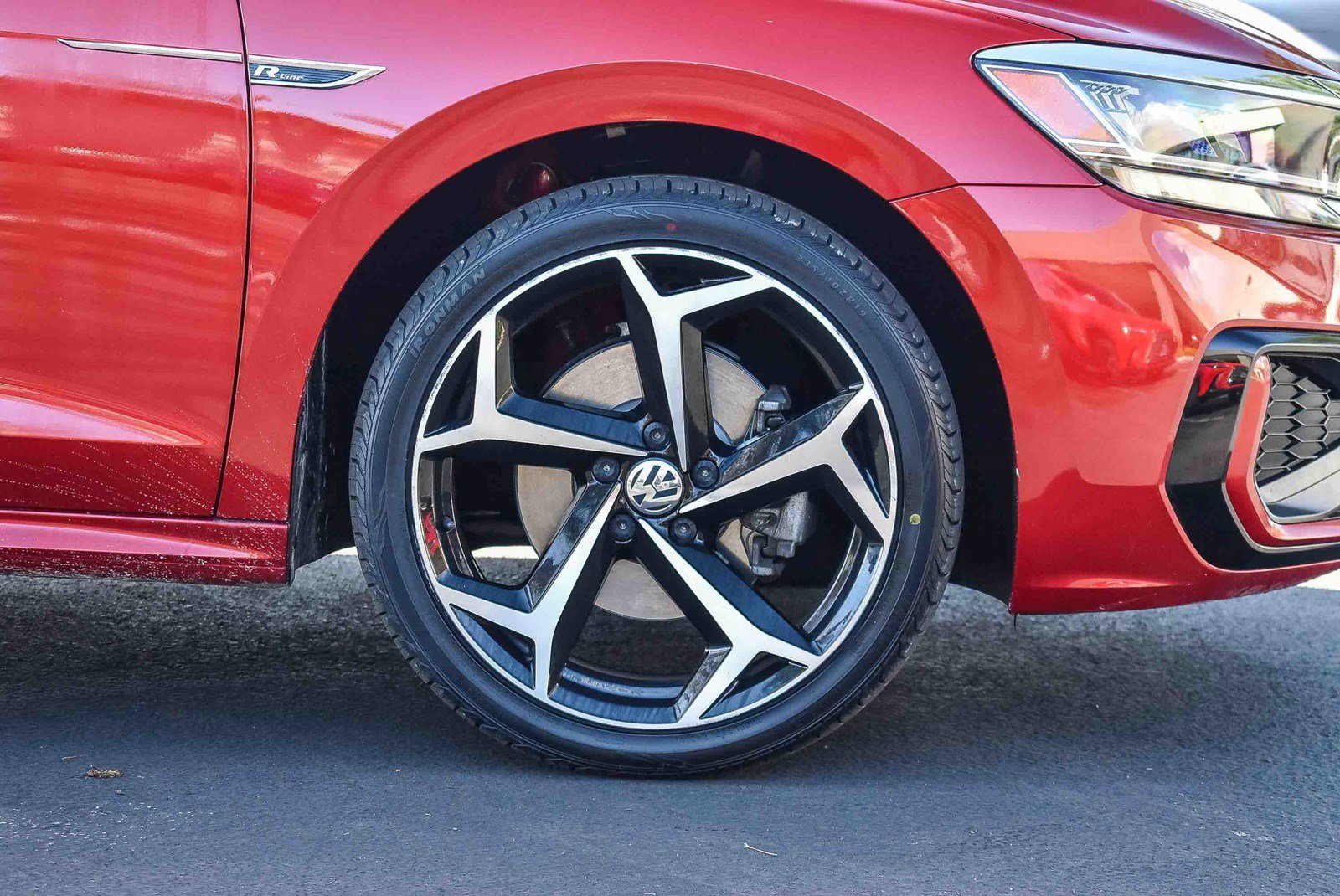 Used 2020 Volkswagen Passat 2.0T R-Line image 10